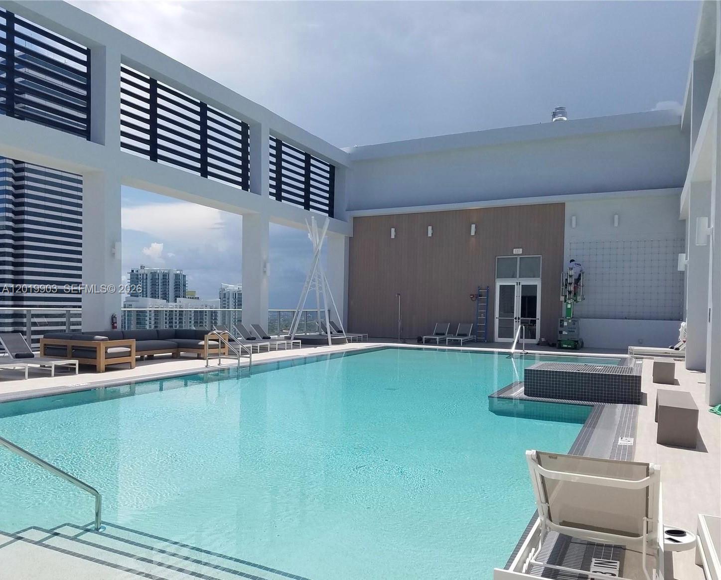 CENTRO CONDO - Residential