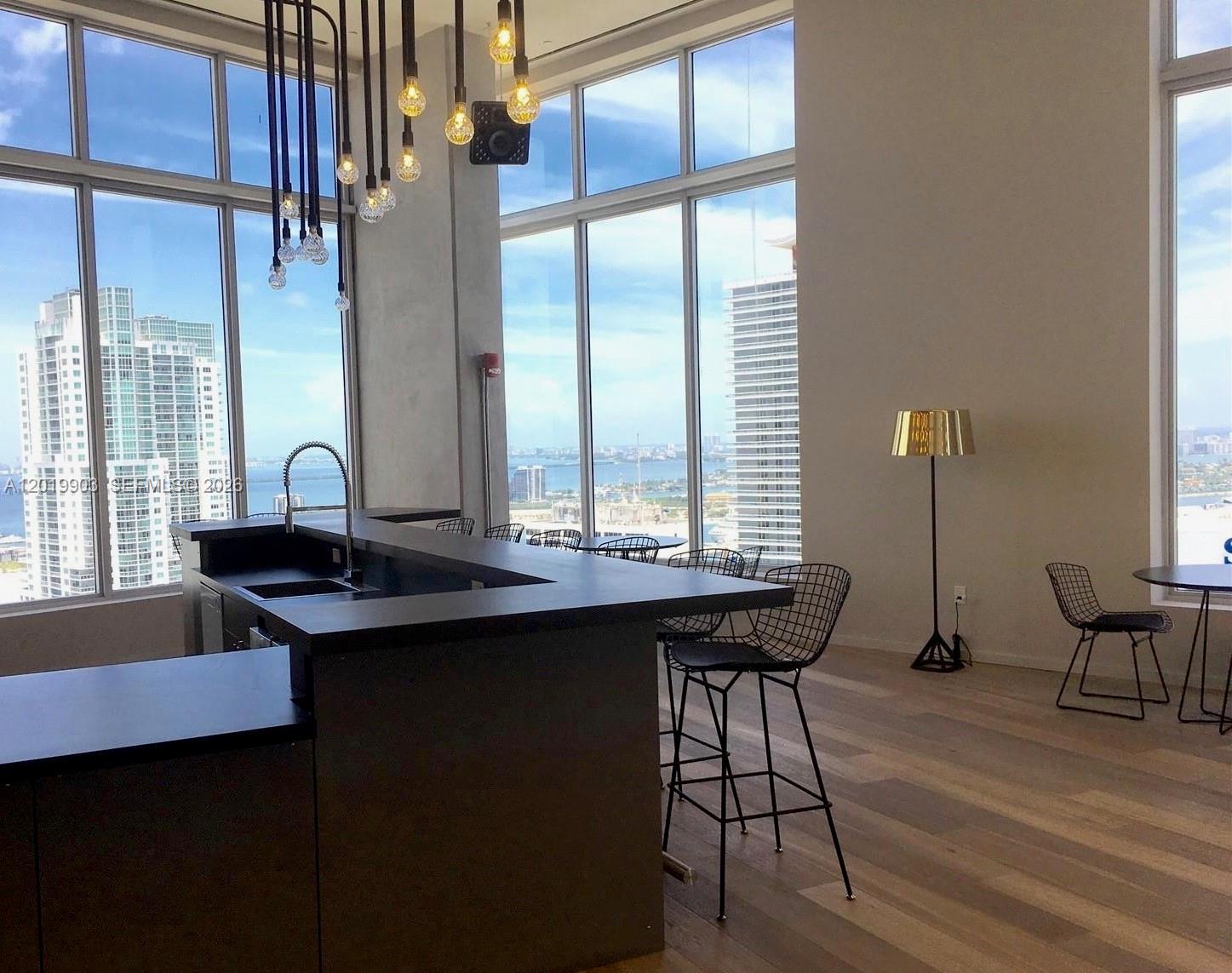 CENTRO CONDO - Residential
