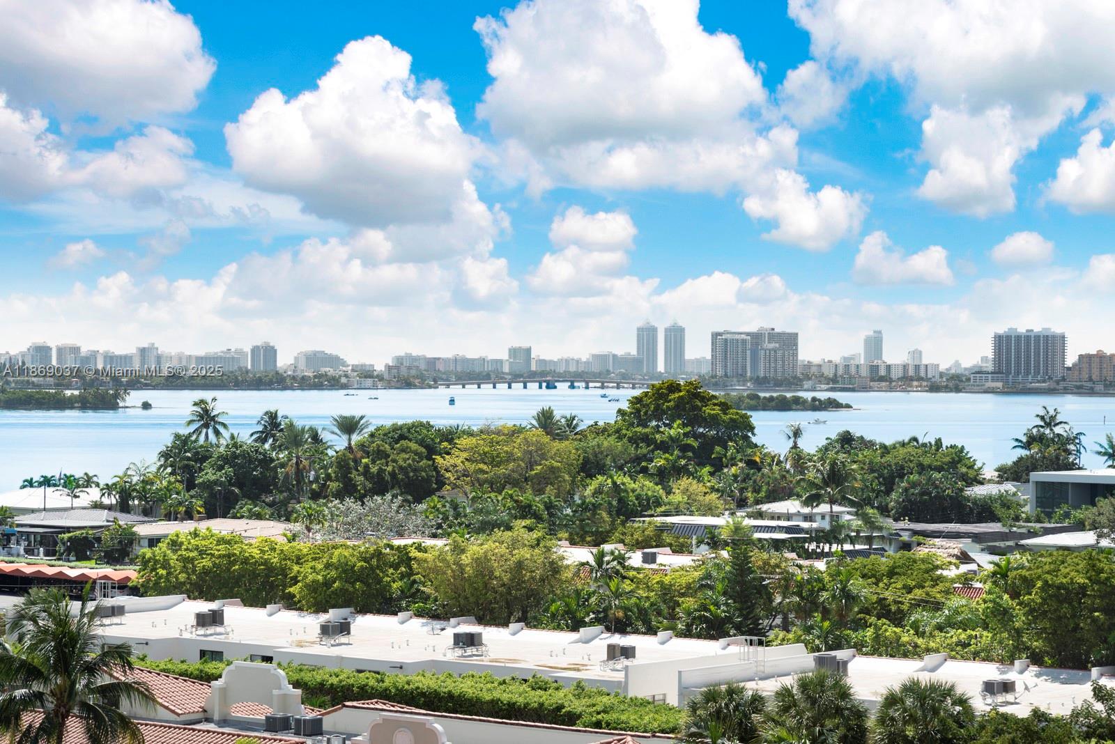 TOWERS OF QUAYSIDE CONDO - Residential