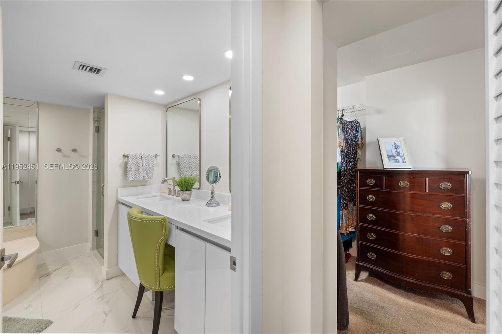 THE TOWERS OF QUAYSIDE CO - Residential