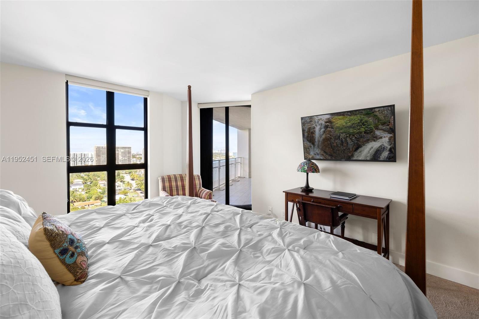 THE TOWERS OF QUAYSIDE CO - Residential