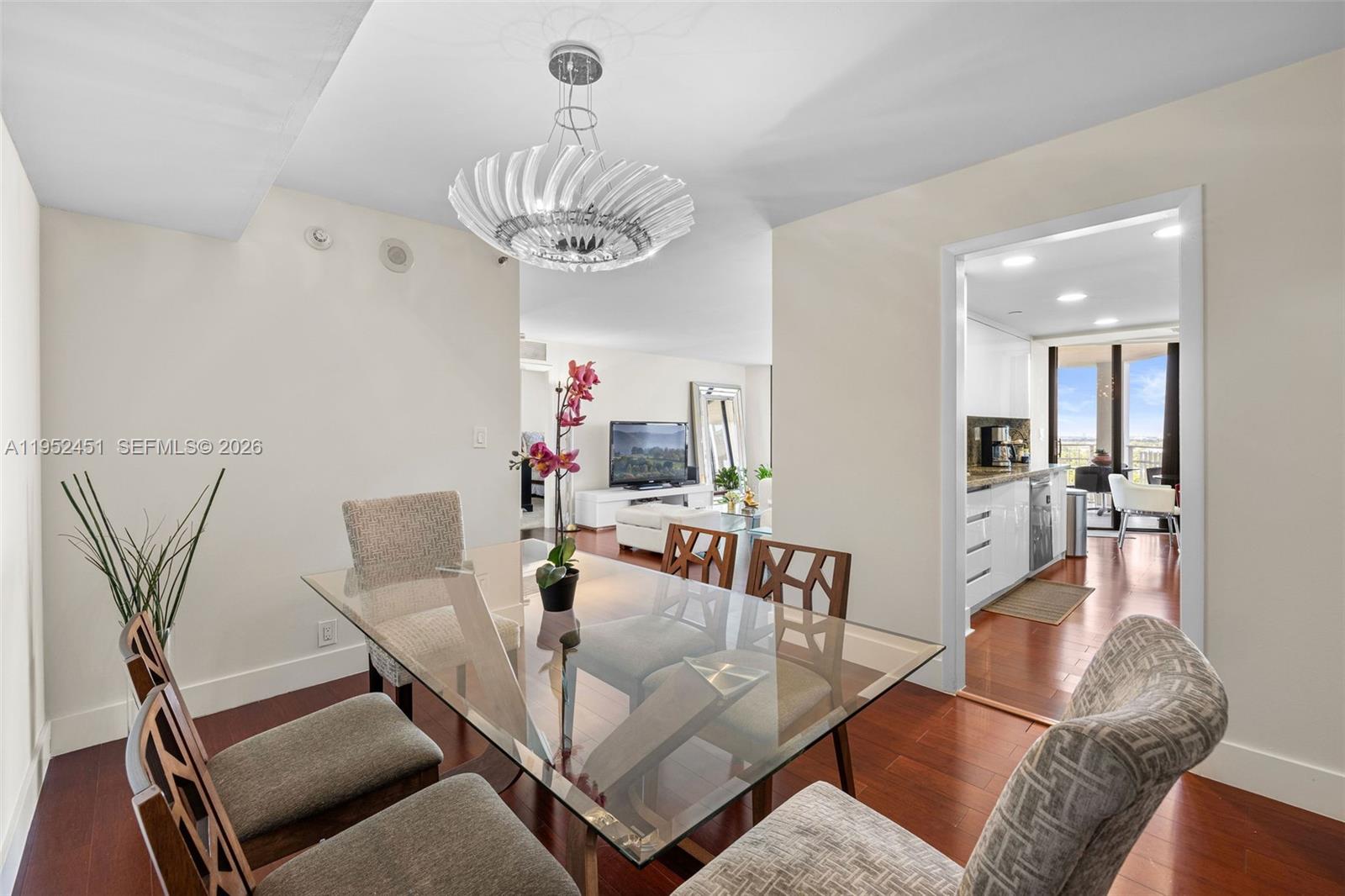 THE TOWERS OF QUAYSIDE CO - Residential