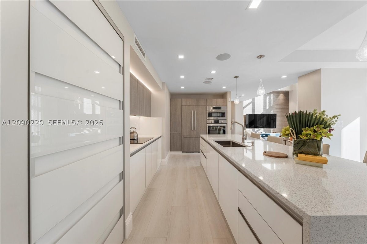 455 NE 39th St 306