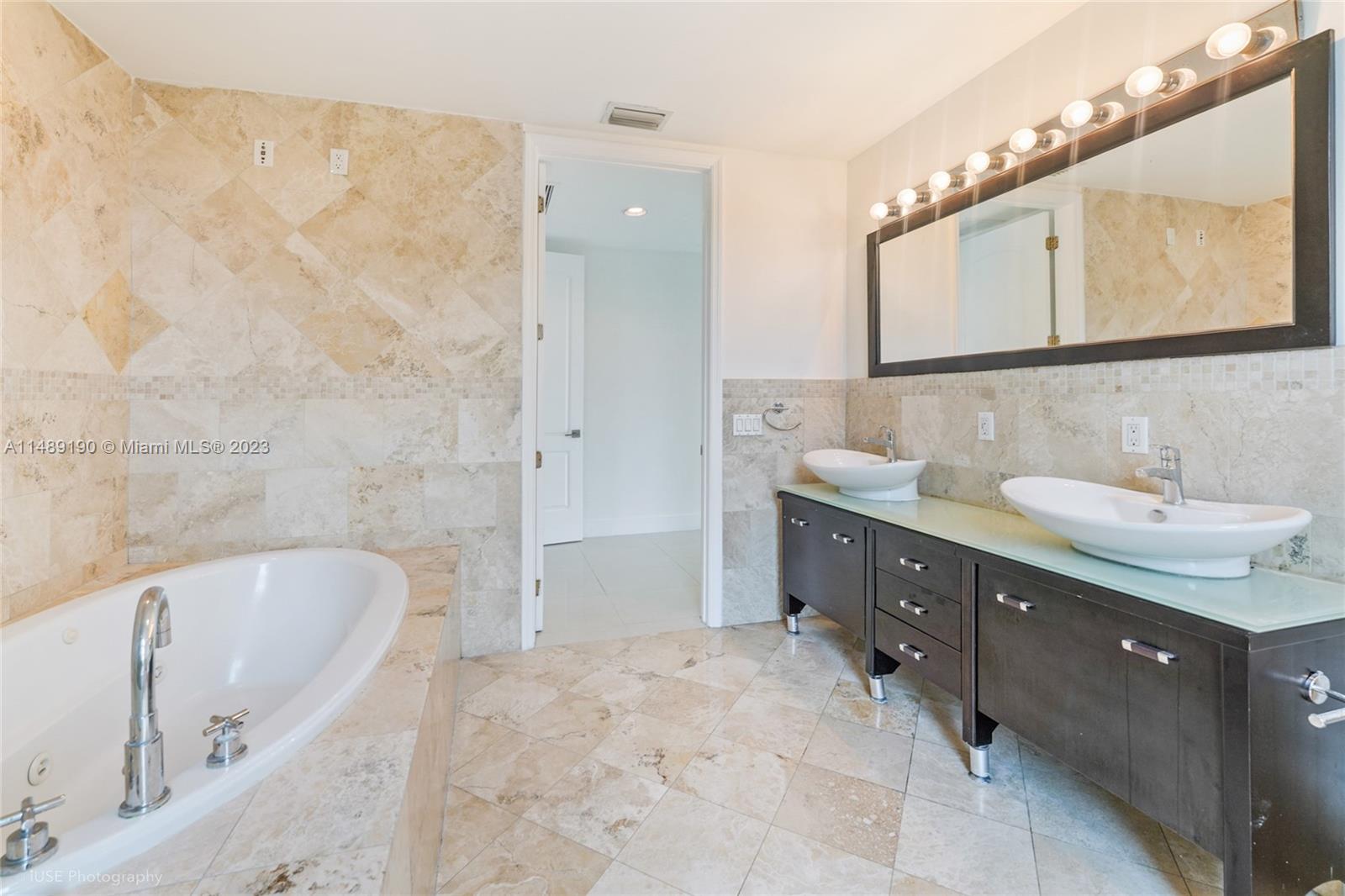 RESIDENCES AT RIVERWALK C - Residential