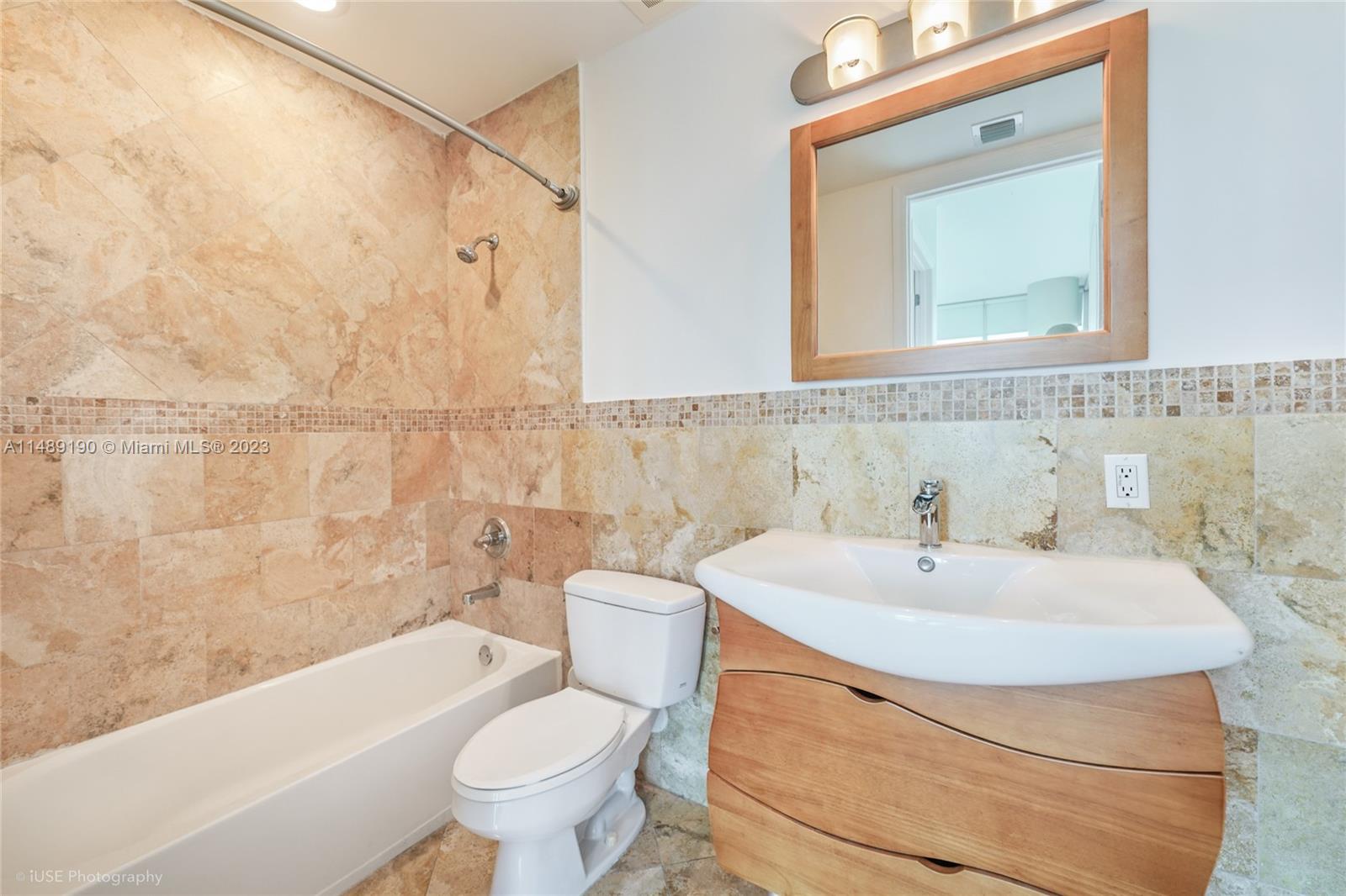 RESIDENCES AT RIVERWALK C - Residential