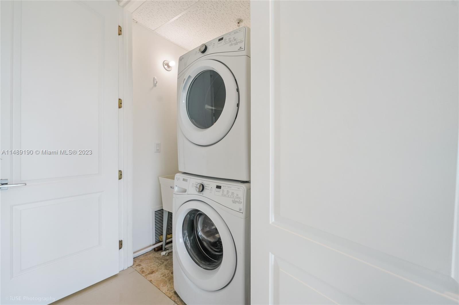 RESIDENCES AT RIVERWALK C - Residential