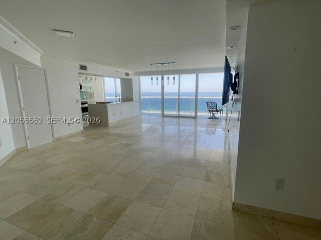 6301 Collins Ave 2402