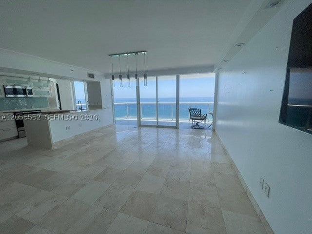 6301 Collins Ave 2402