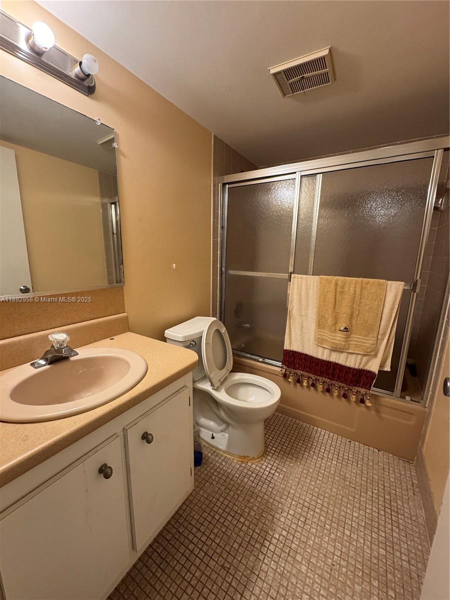 9 OF PALM SPRINGS 2 CONDO - Residential
