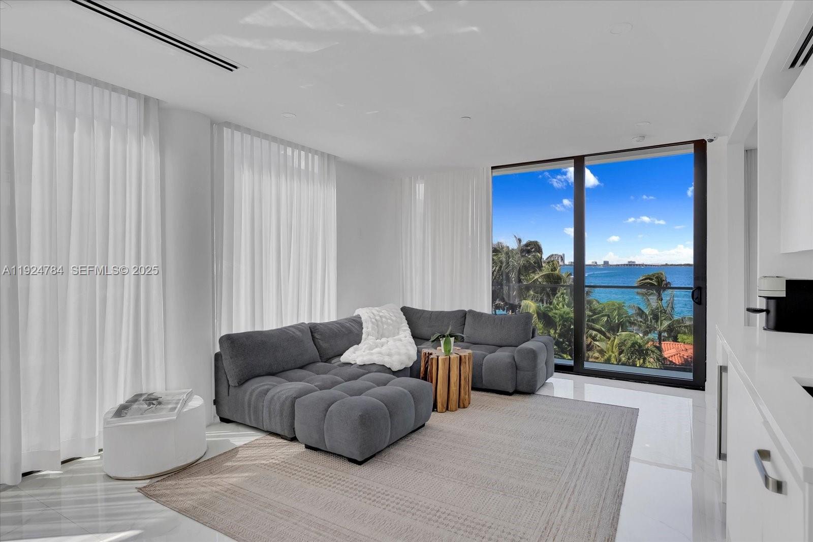 BELLE ISLE VILLAS - Residential