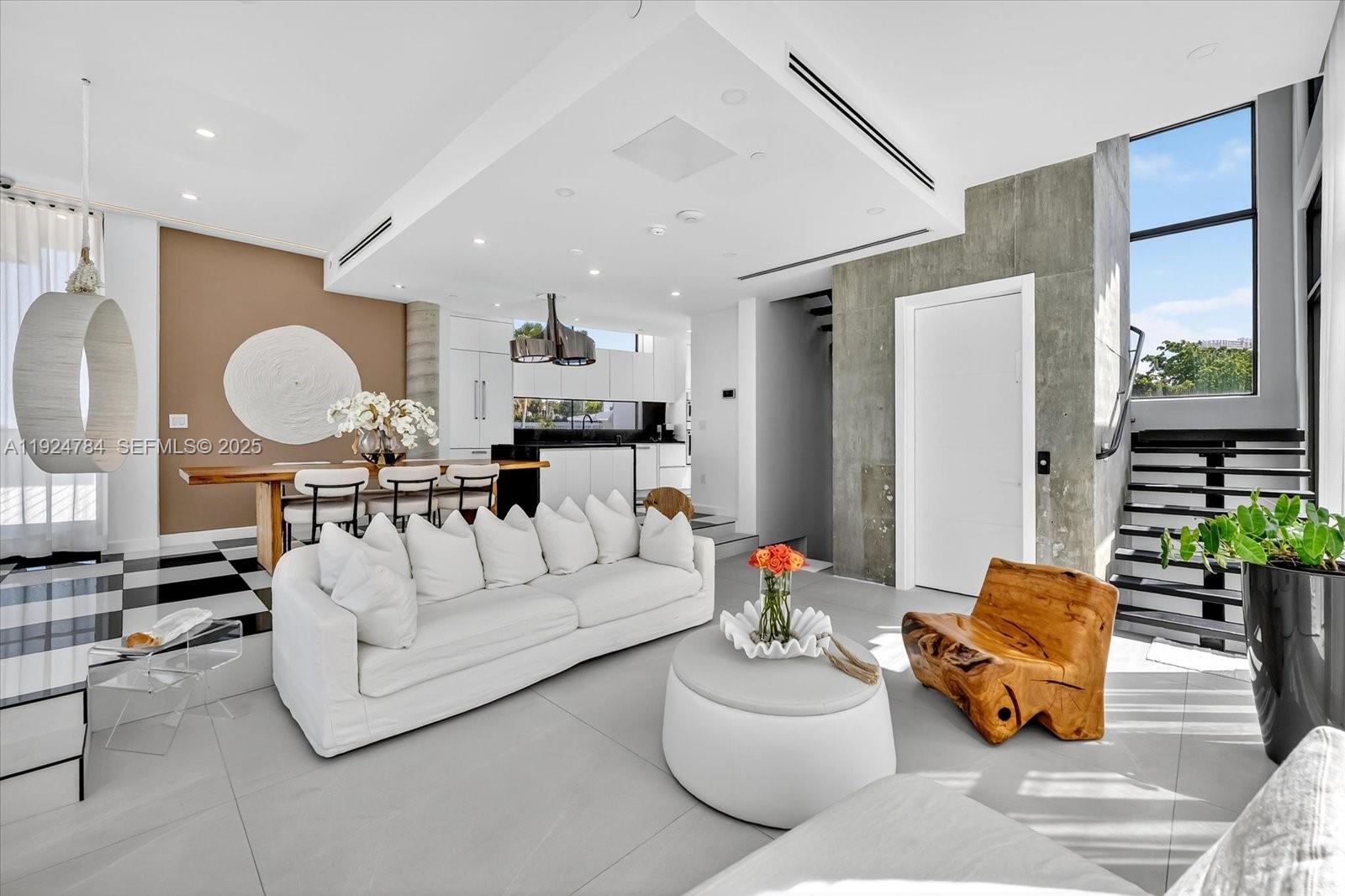 BELLE ISLE VILLAS - Residential