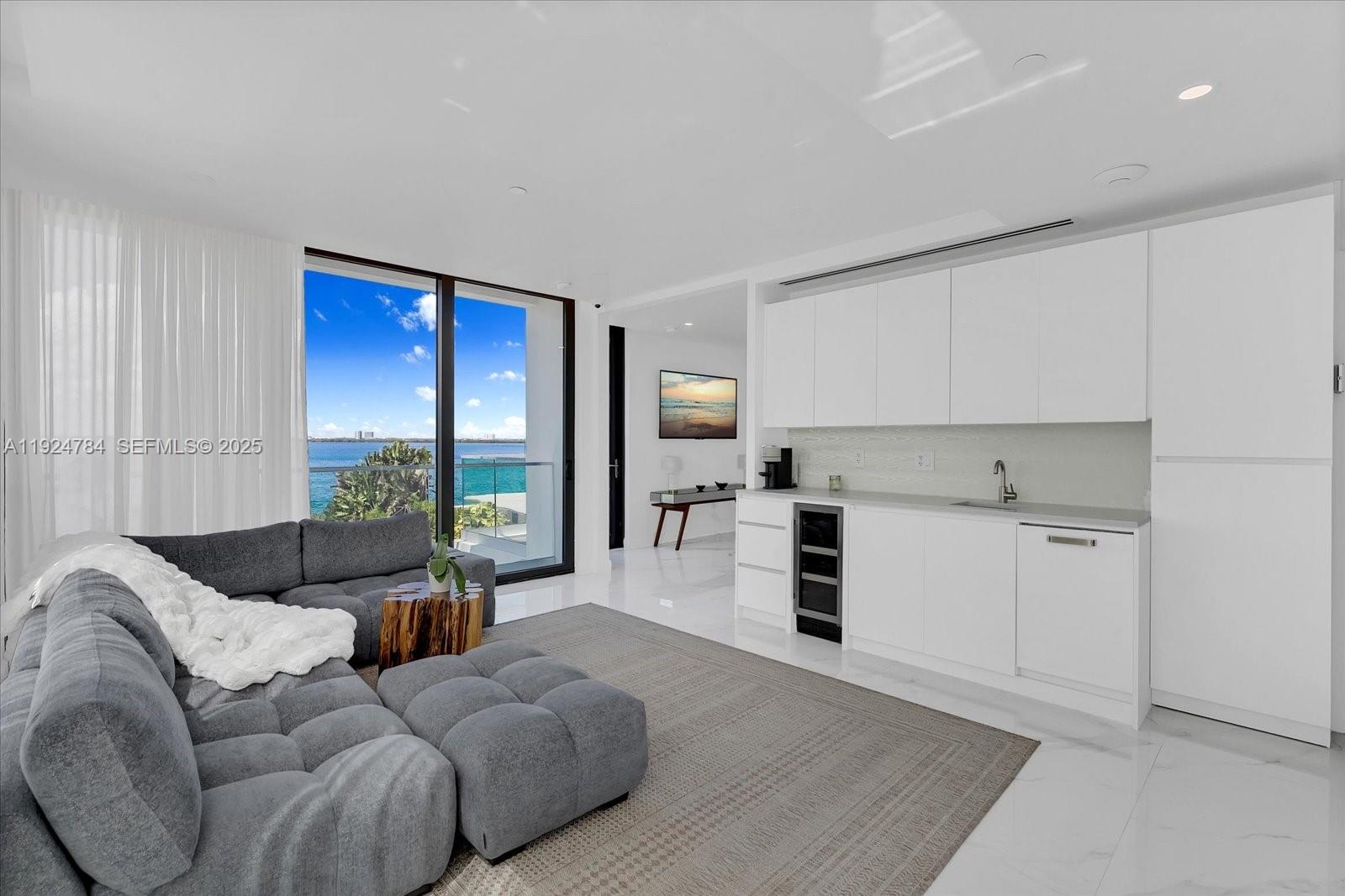 BELLE ISLE VILLAS - Residential