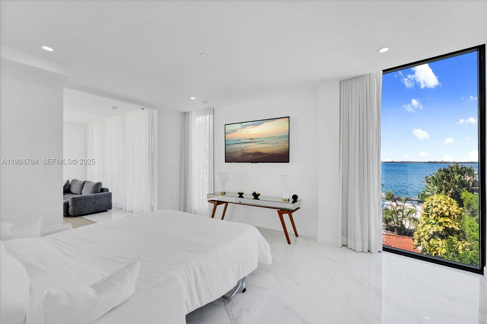 BELLE ISLE VILLAS - Residential