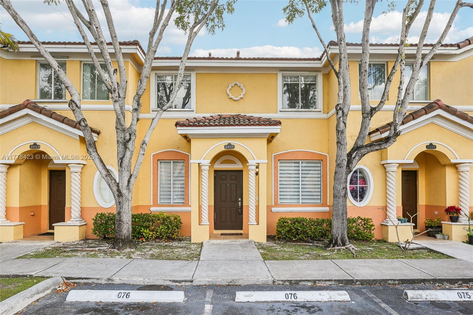 Rental Property at 2855 Se 15th Rd 76, Homestead, Miami-Dade County, Florida - Bedrooms: 3 
Bathrooms: 3  - $2,400 MO.