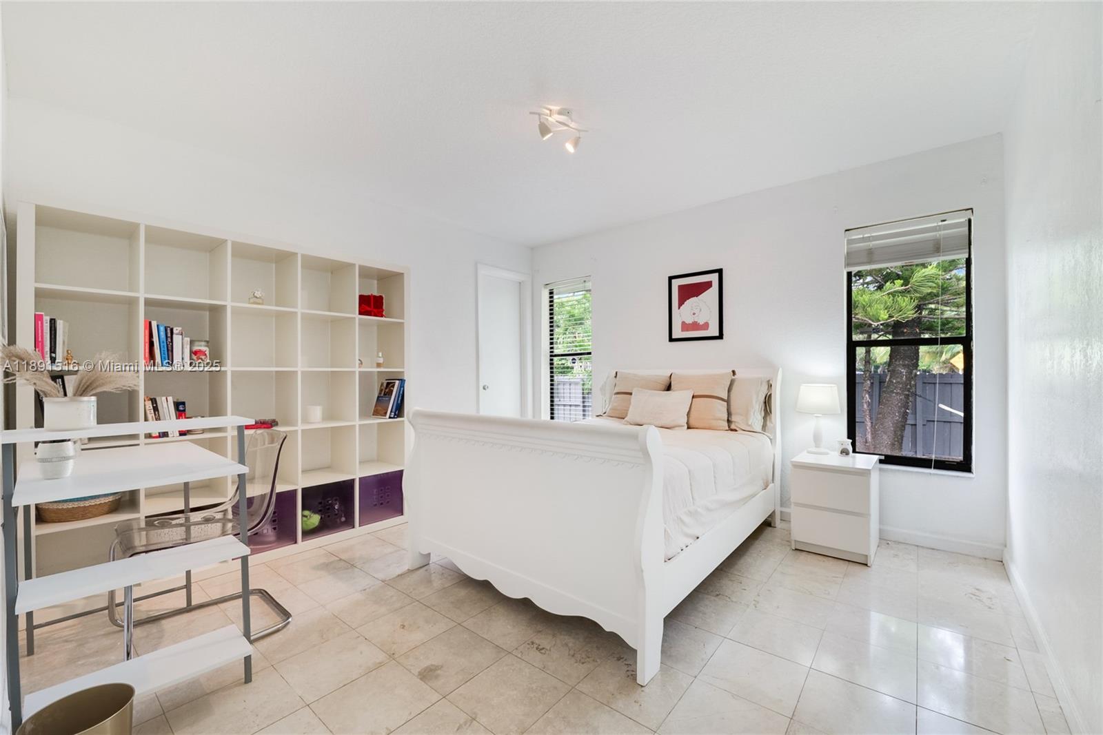 PARIS EST SO 1ST ADDN - Residential