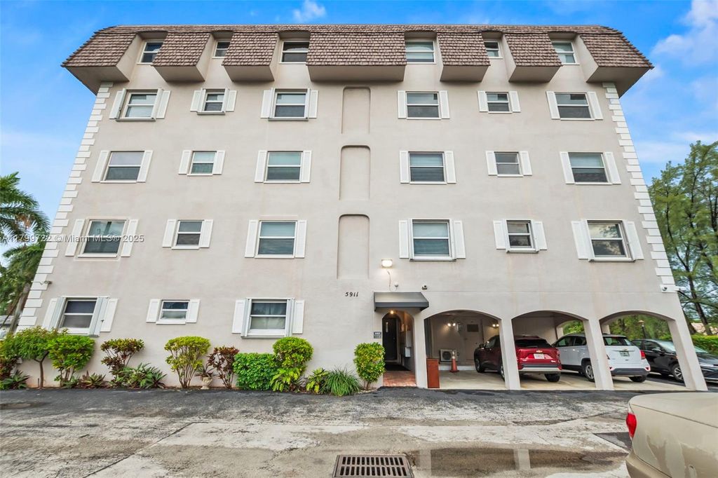 Photo of 5911 NE 14th Ln #201S, Fort Lauderdale, FL 33334 (MLS # A11799722)