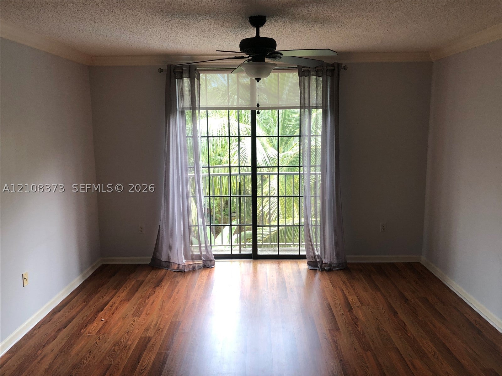 1900 Van Buren St 411B