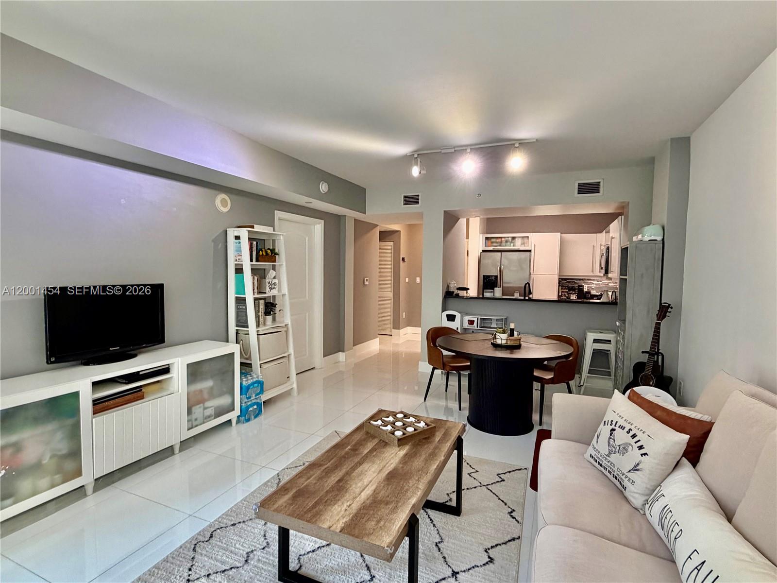 TOSCANO CONDO - Residential