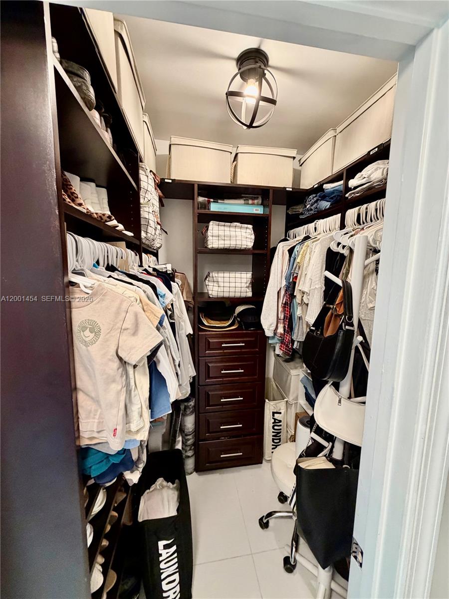 TOSCANO CONDO - Residential