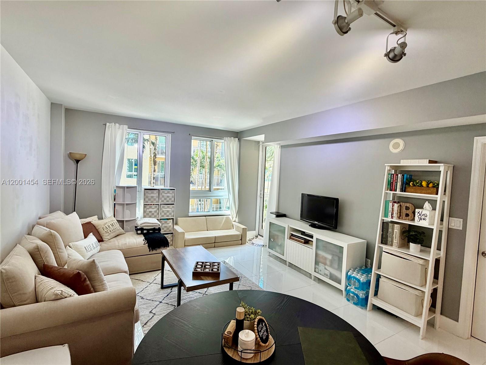 TOSCANO CONDO - Residential