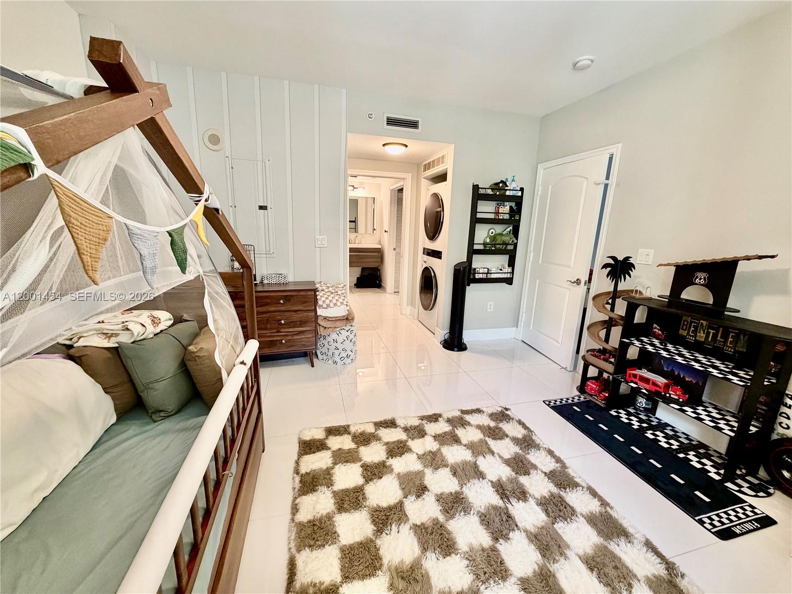 TOSCANO CONDO - Residential