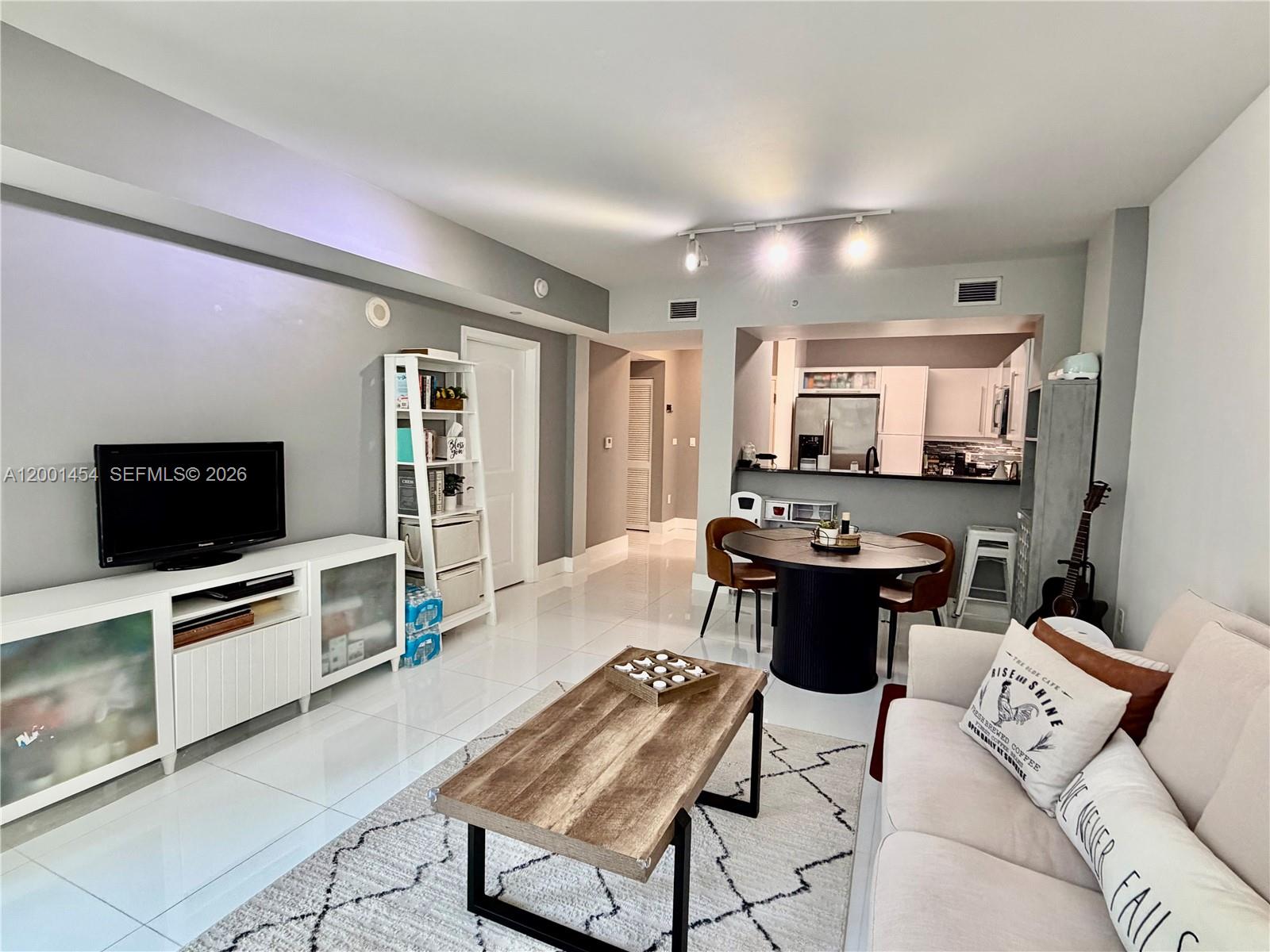 TOSCANO CONDO - Residential