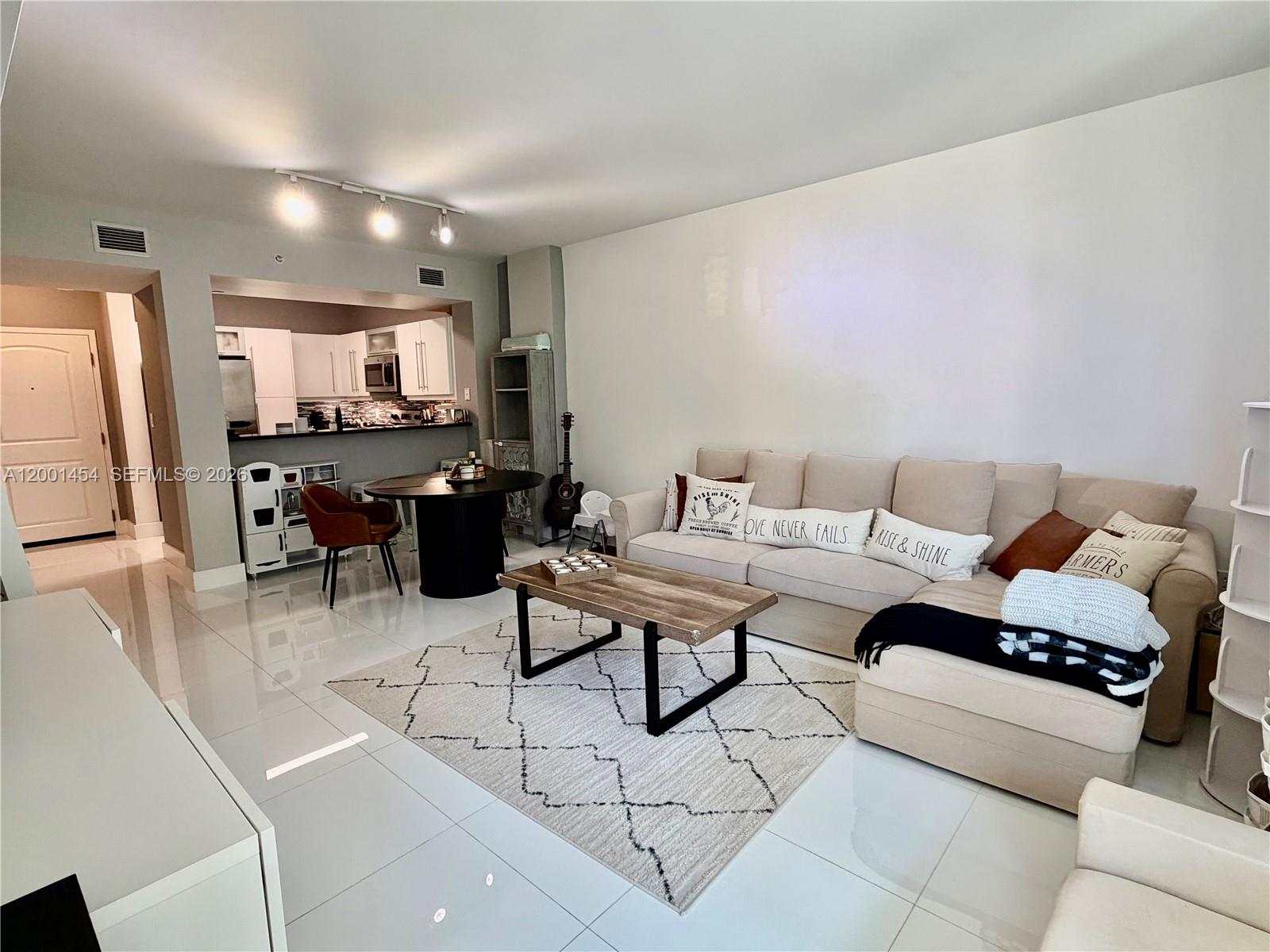 TOSCANO CONDO - Residential