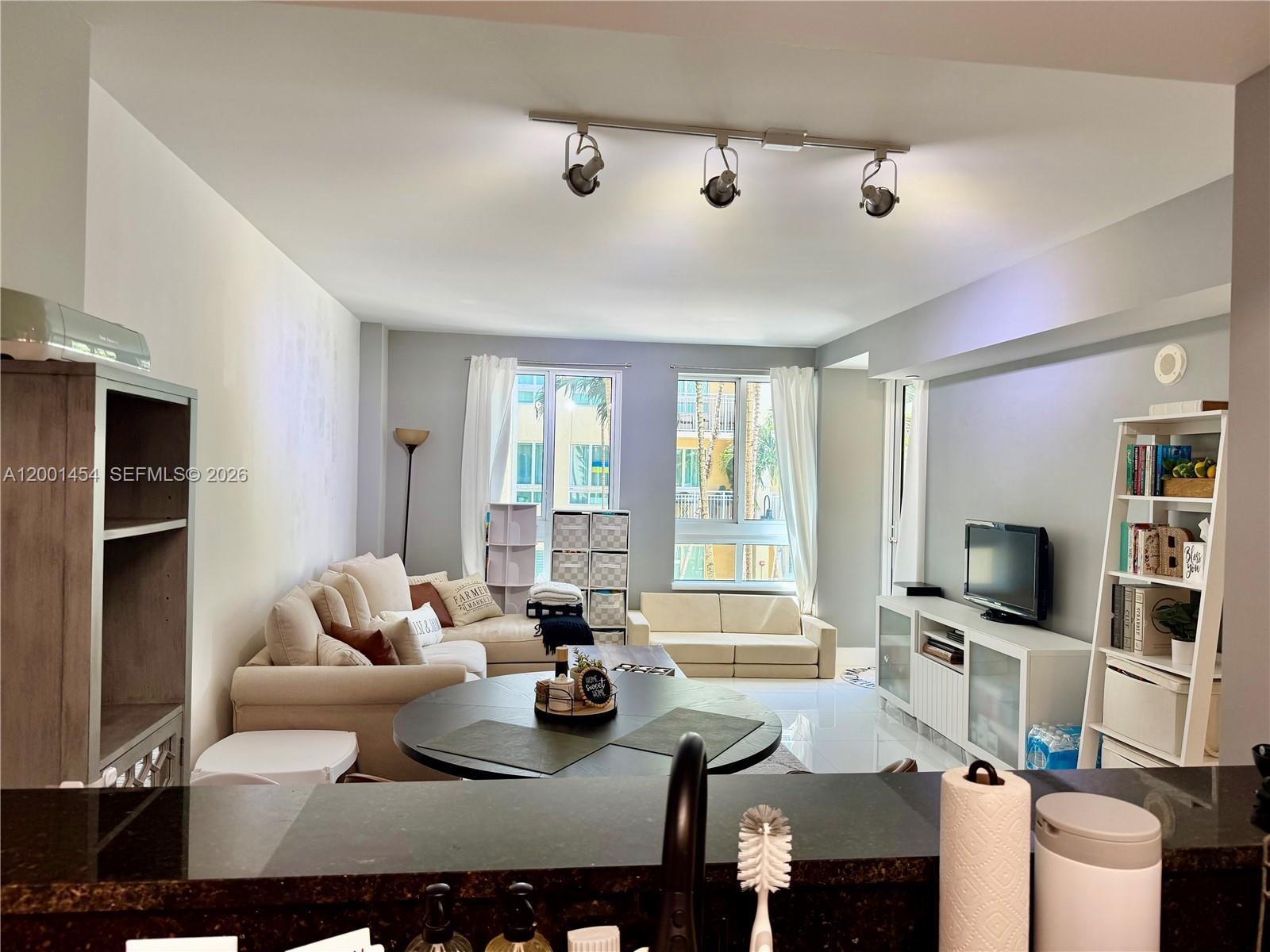 TOSCANO CONDO - Residential