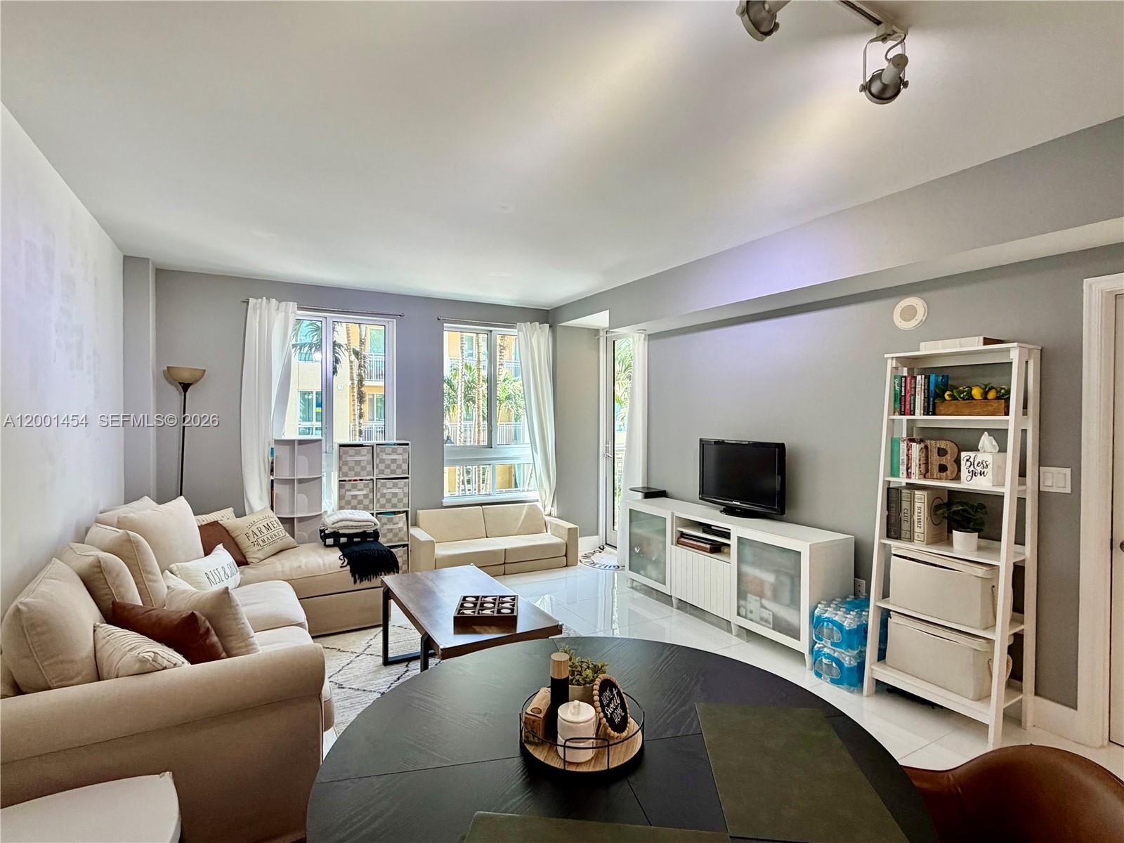 TOSCANO CONDO - Residential