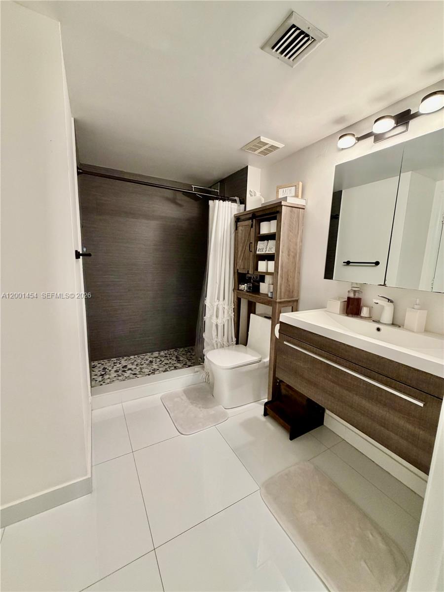 TOSCANO CONDO - Residential