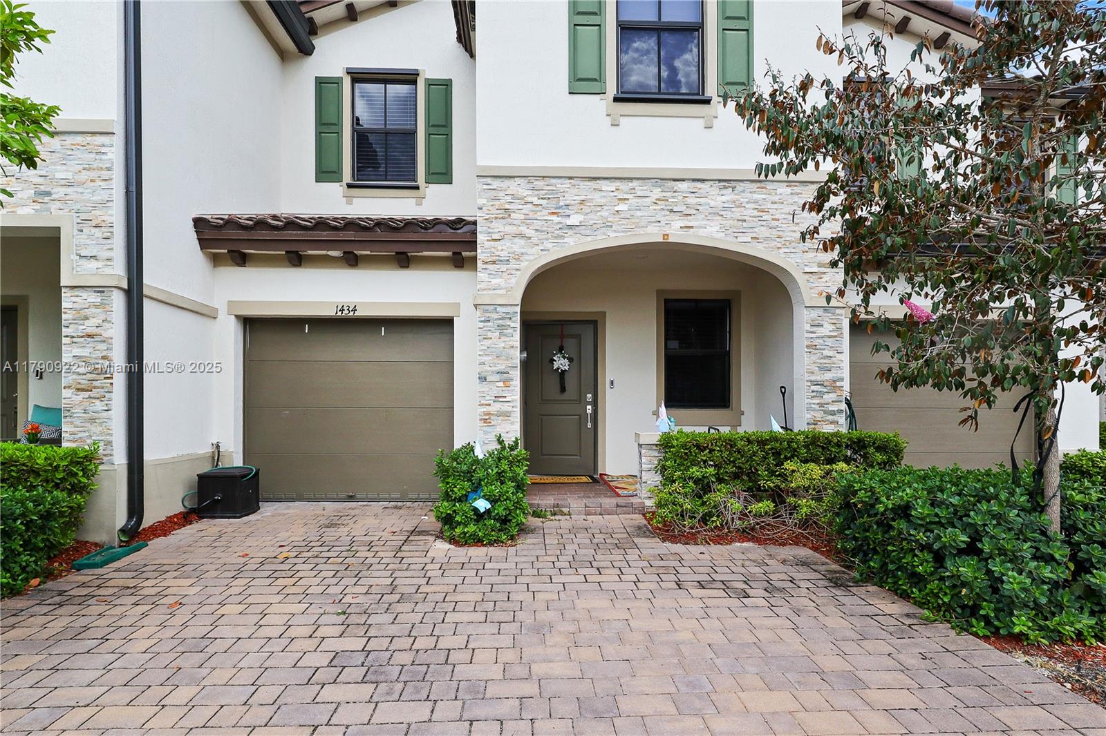 1434 SW 54th Ave
