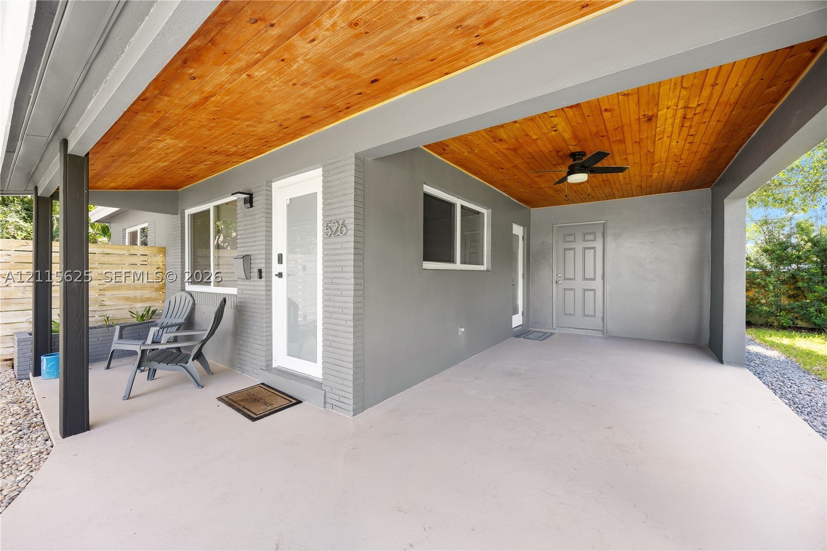 526 NE 13th Ct