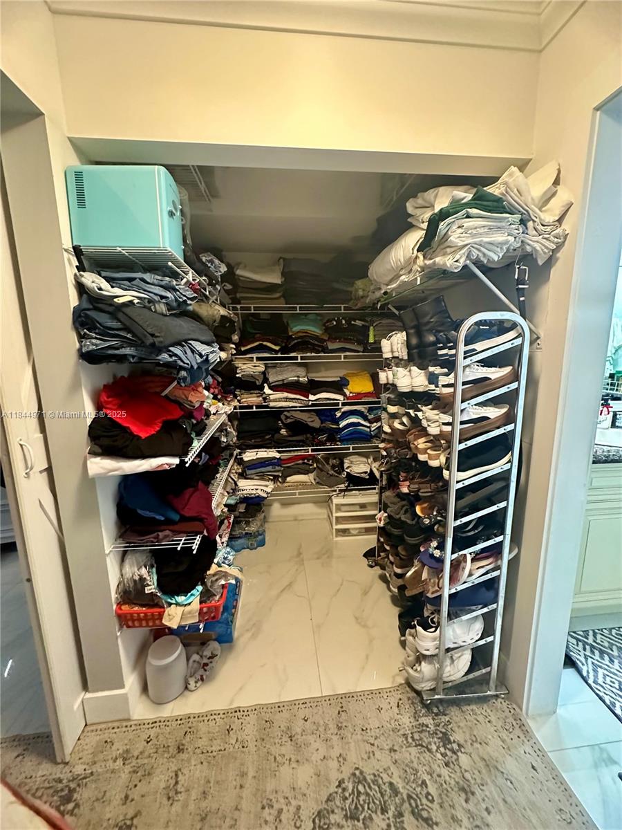 VISTA GARDENS I CONDO - Residential