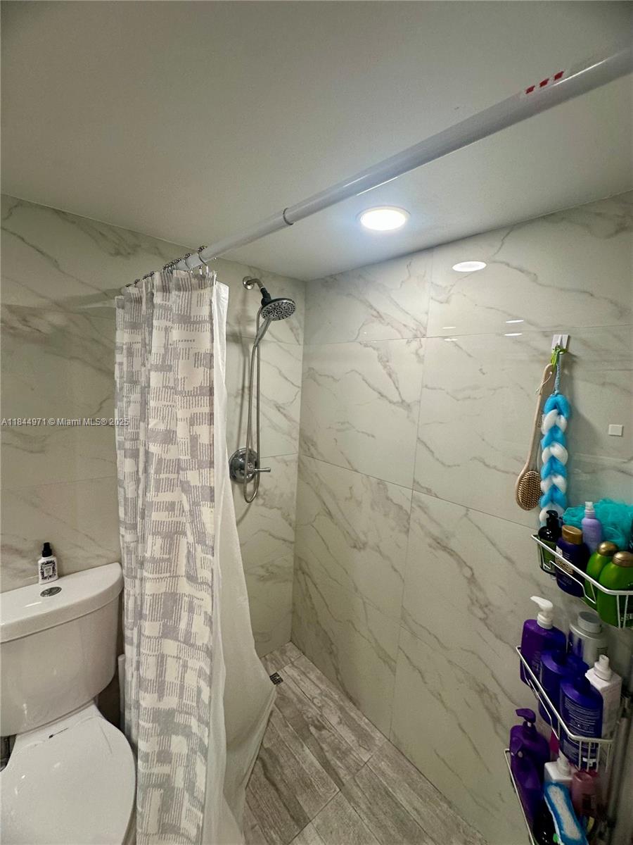 VISTA GARDENS I CONDO - Residential