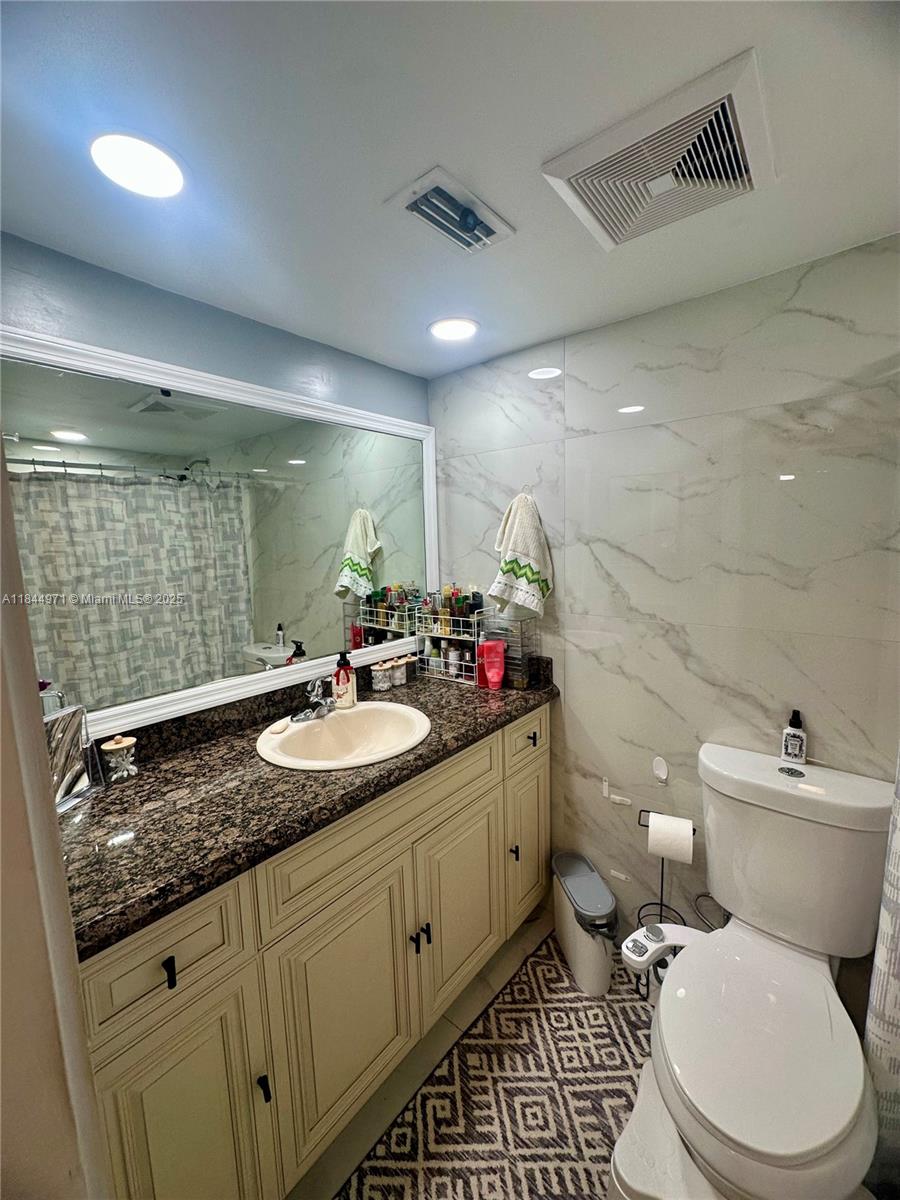 VISTA GARDENS I CONDO - Residential