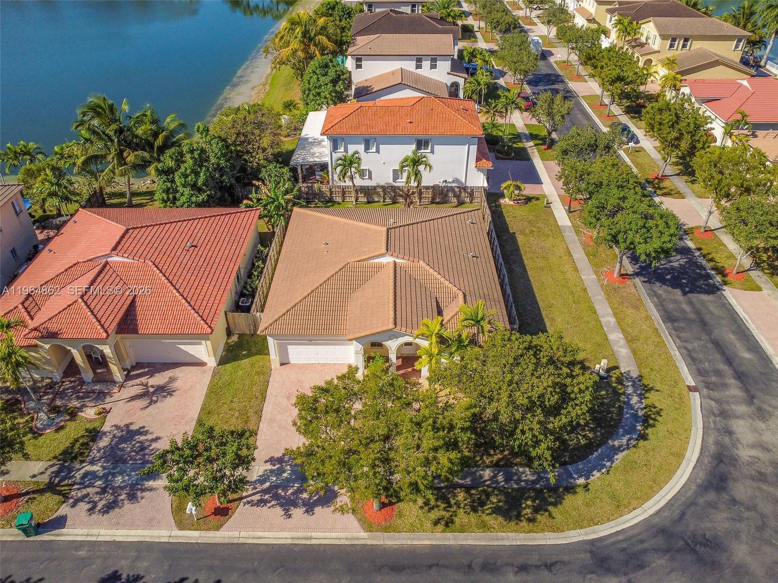 1492 NE 40th Ave, Homestead, FL, 33033/$504,000 2 1492 NE 40th Ave