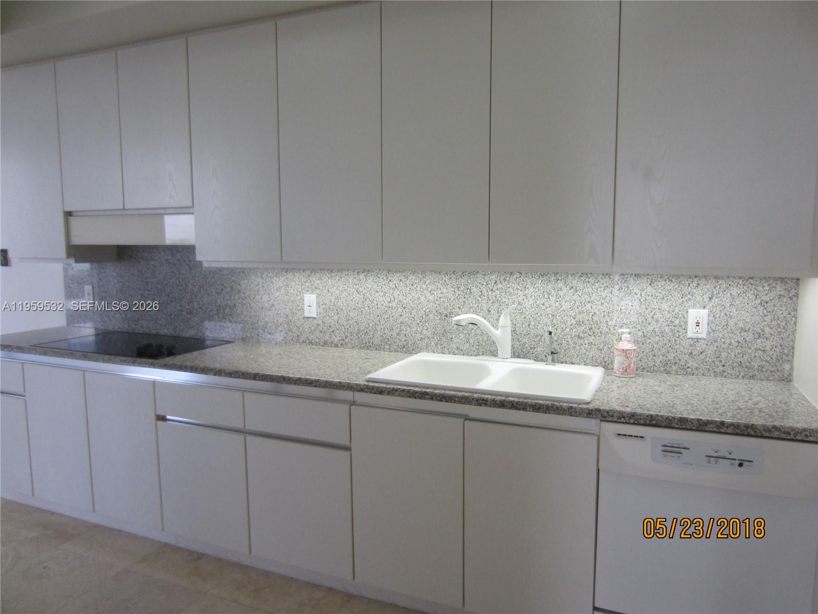 9601 COLLINS AV 1401