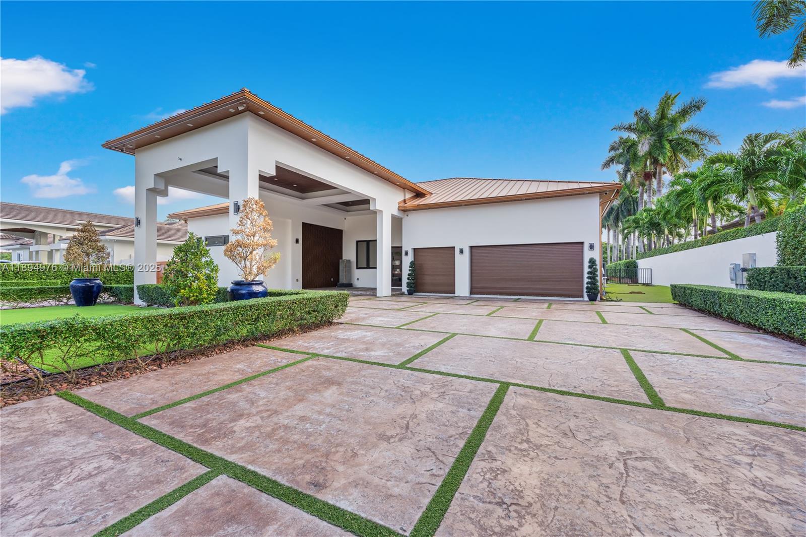 View photos, virtual tours, details... 3585 SW 129th Ave