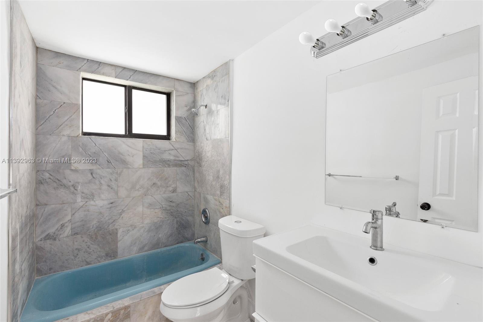 BAY HARBOR ISLAND - Residential Income