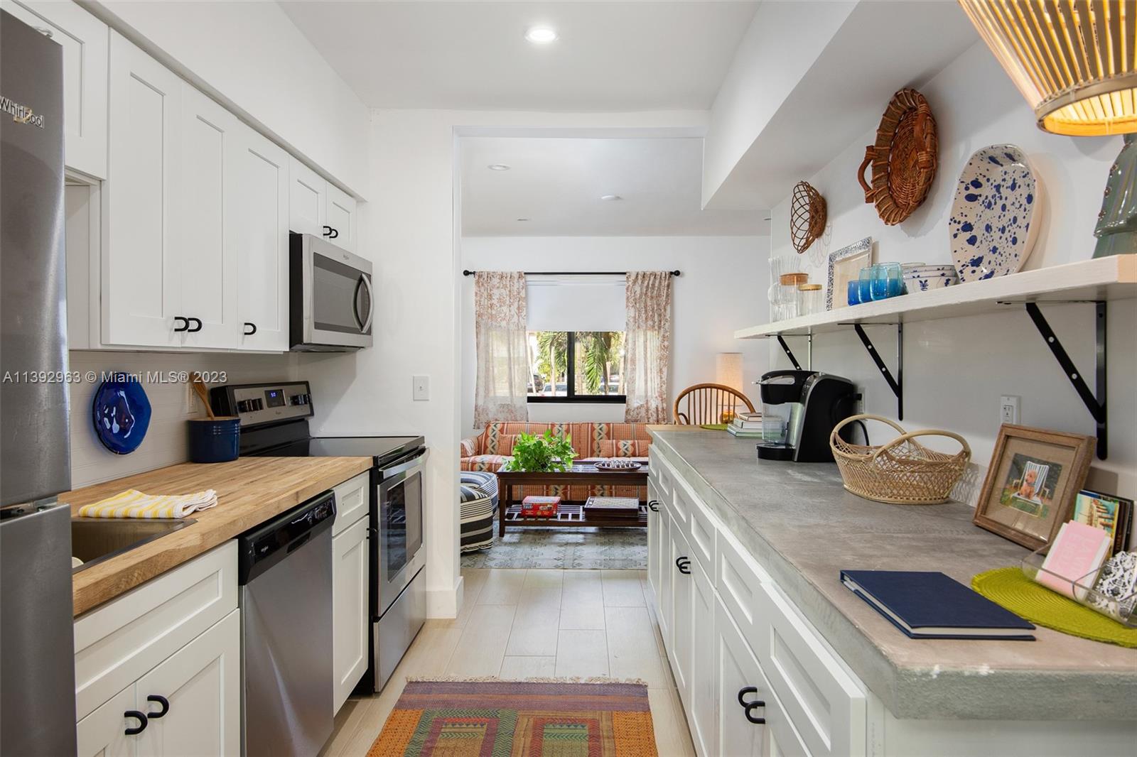 BAY HARBOR ISLAND - Residential Income