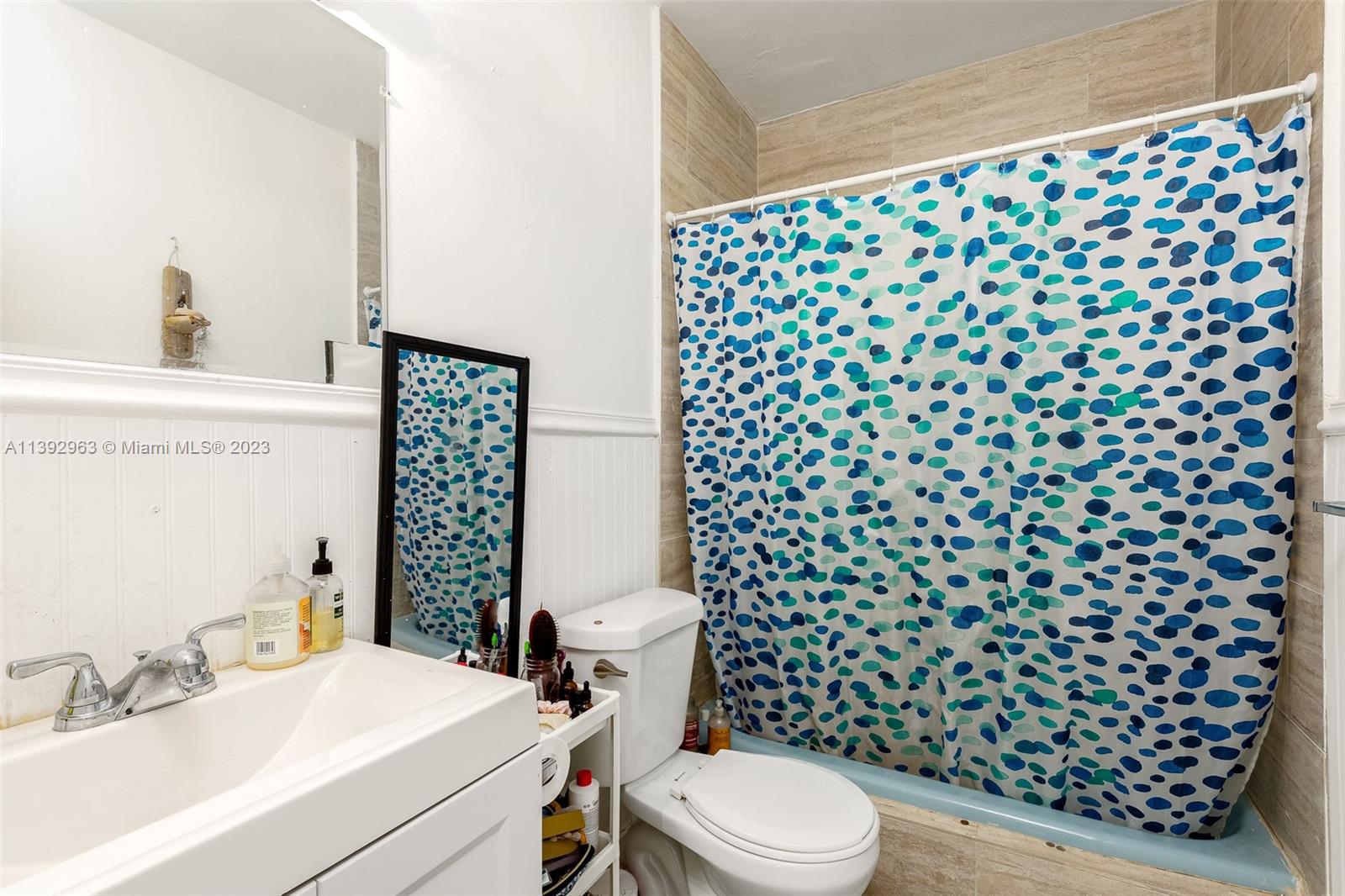 BAY HARBOR ISLAND - Residential Income