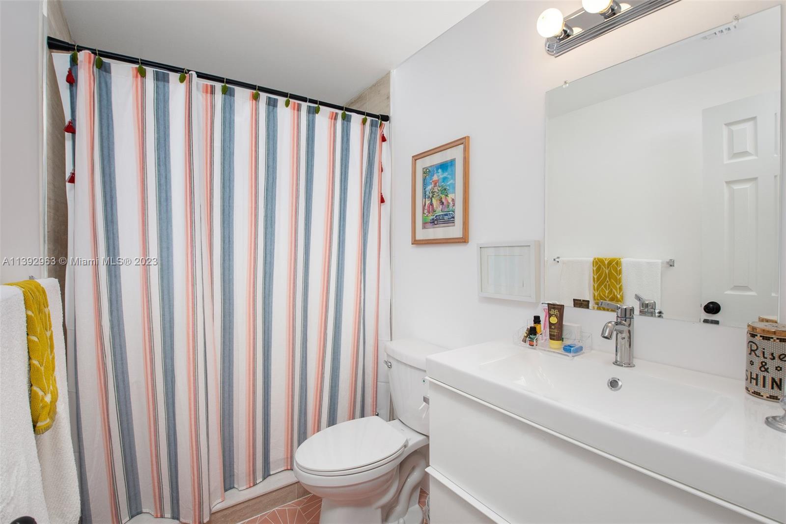 BAY HARBOR ISLAND - Residential Income