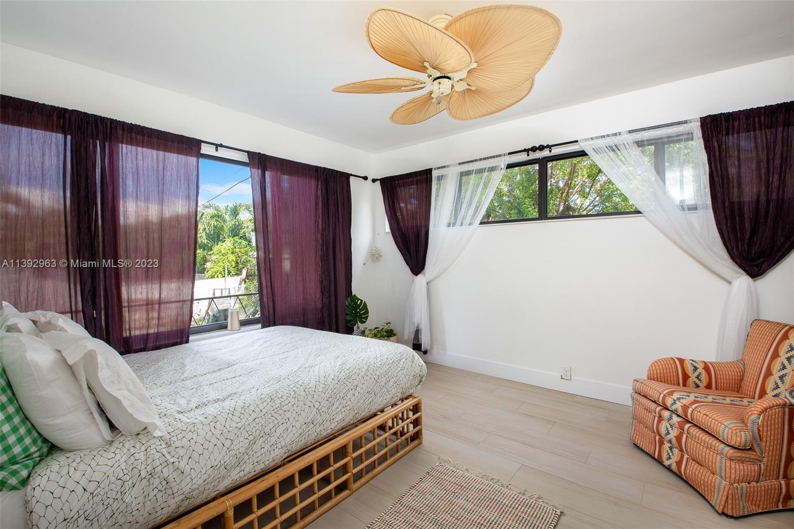 BAY HARBOR ISLAND - Residential Income