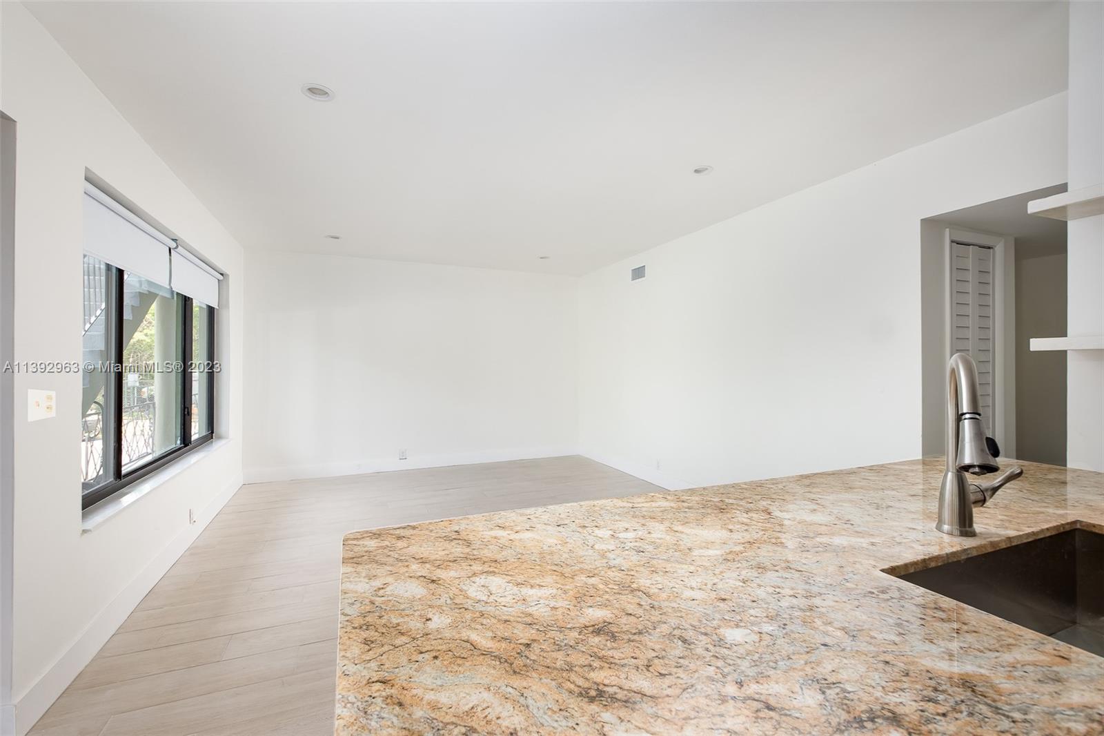 BAY HARBOR ISLAND - Residential Income