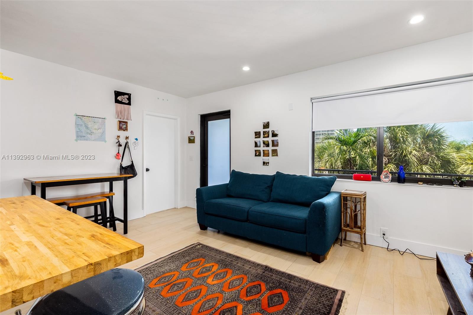 BAY HARBOR ISLAND - Residential Income