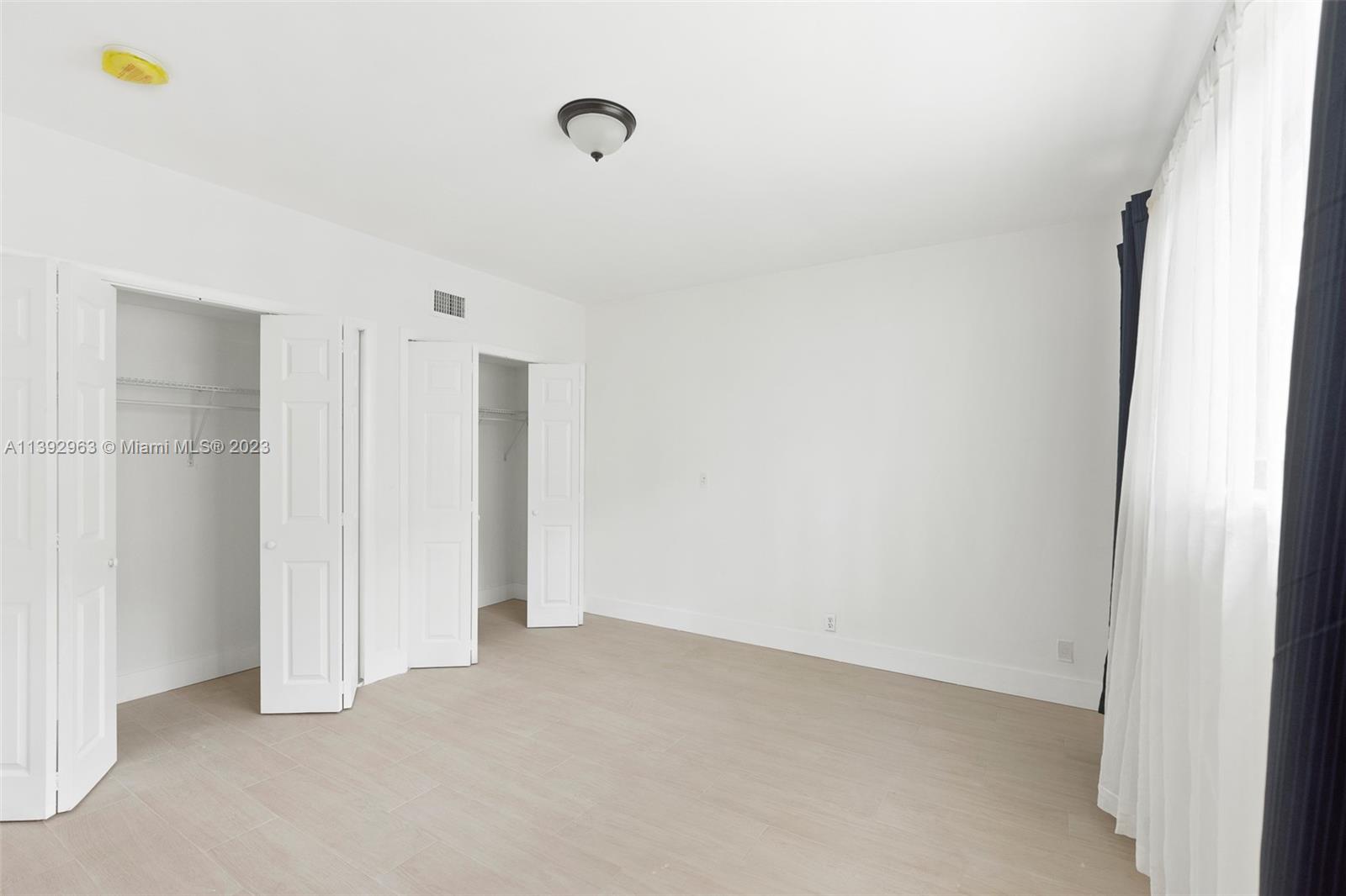 BAY HARBOR ISLAND - Residential Income