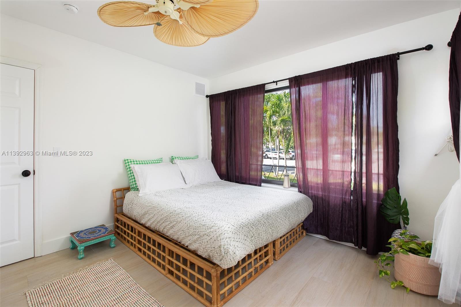 BAY HARBOR ISLAND - Residential Income