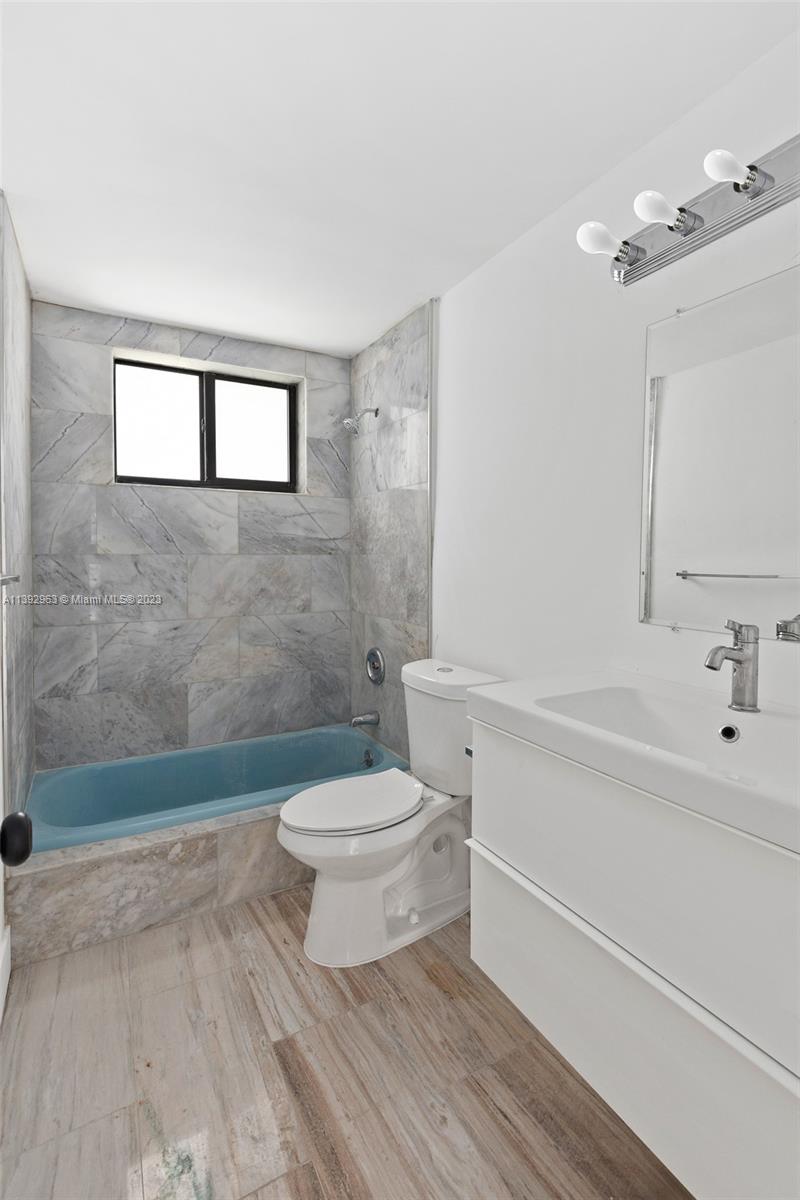 BAY HARBOR ISLAND - Residential Income