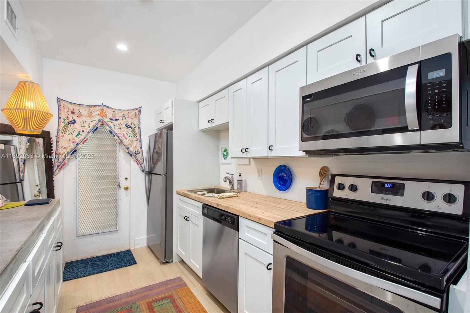 BAY HARBOR ISLAND - Residential Income