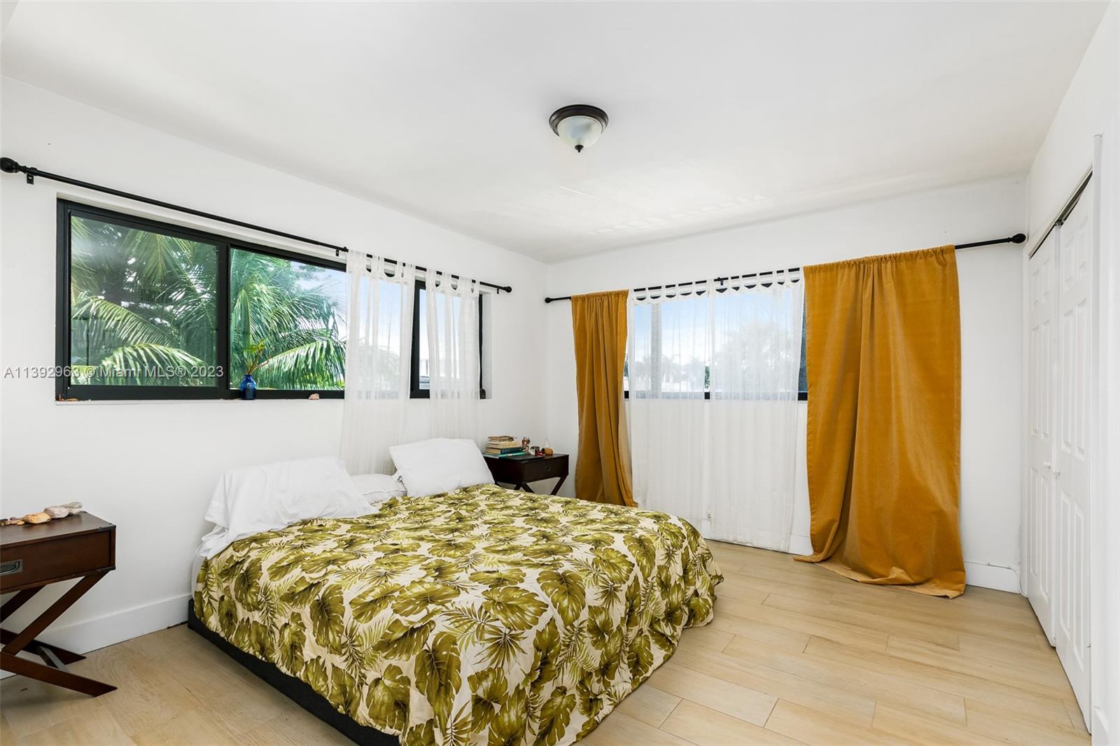 BAY HARBOR ISLAND - Residential Income